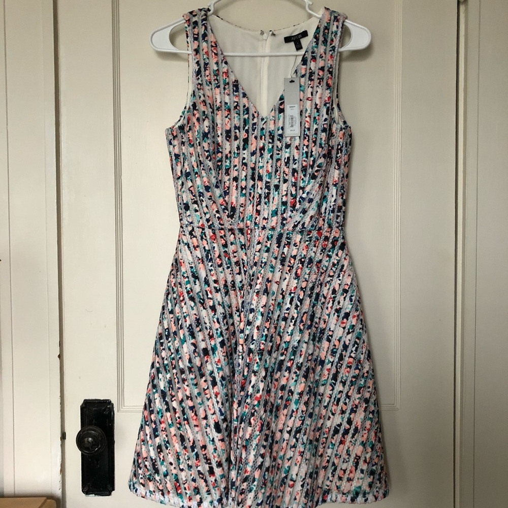 A line v-neck floral sleeveless dress
